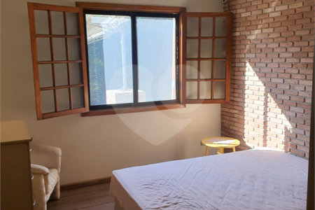 Chácara à venda com 4 quartos, sendo 2 suítes, em Vale dos Pinheiros, Atibaia, SP