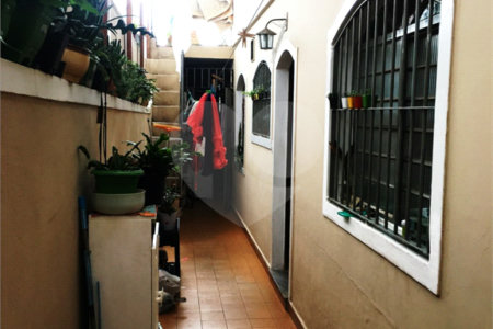 Sobrado à venda com 4 quartos, sendo 1 suíte,  em Vila Gomes, São Paulo, SP