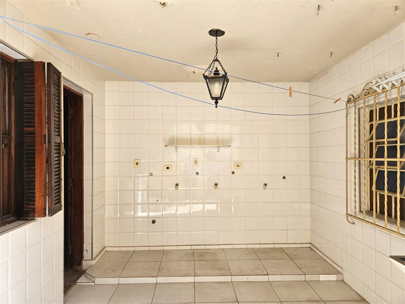 Casa à venda com 3 quartos, sendo 1 suíte,  em Água Branca, São Paulo, SP
