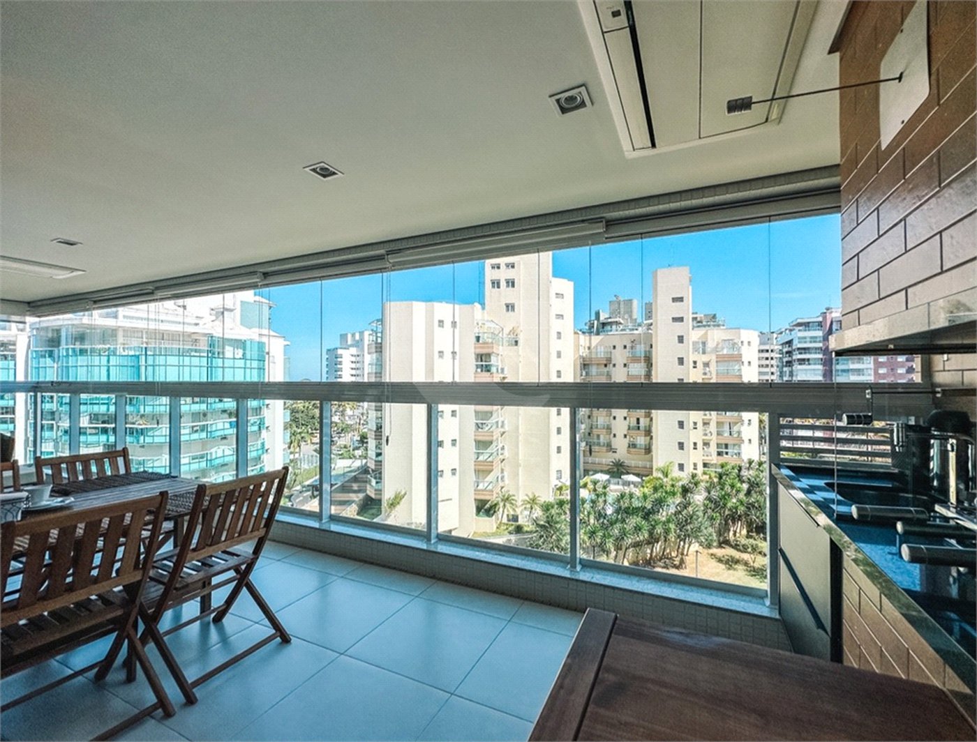 Apartamento à venda com 2 quartos, sendo 1 suíte, em Riviera, Bertioga, SP