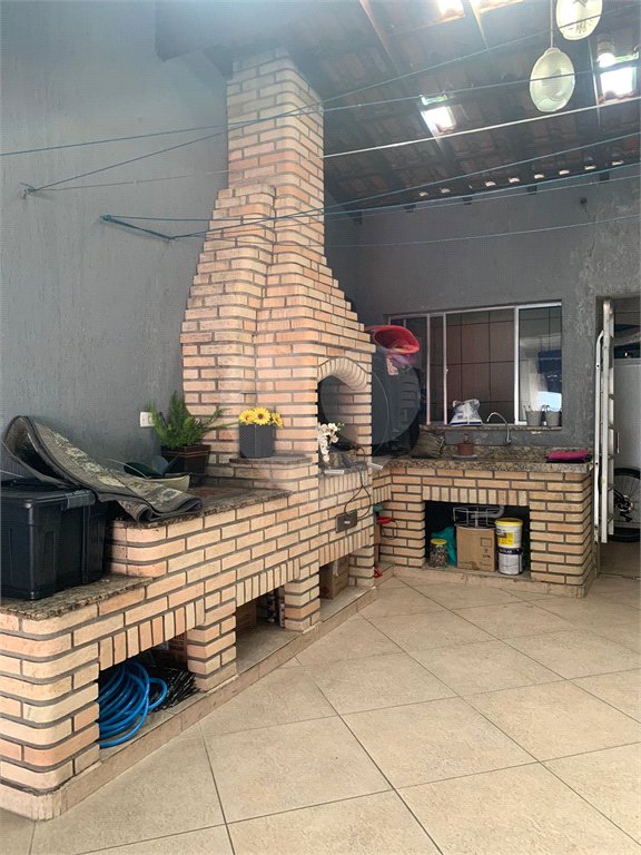 Sobrado à venda com 3 quartos em Calmon Viana, Poá, SP
