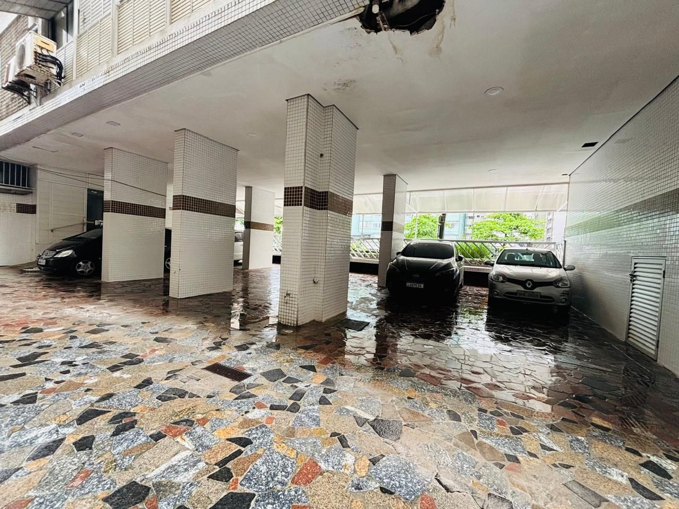 Apartamento com 2 dormitórios à venda, 85 m² por R$ 680.000,00 - Pompéia - Santos/SP