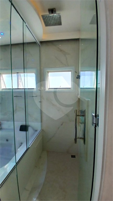 Casa à venda com 3 suítes no condomínio Figueira Garden, Atibaia - SP
