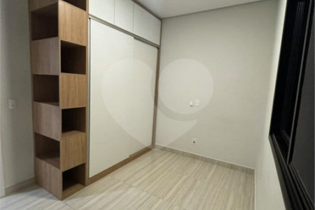 Casa à venda com 3 quartos, sendo 1 suíte, no condomínio Jardim Laguna, Indaiatuba - SP