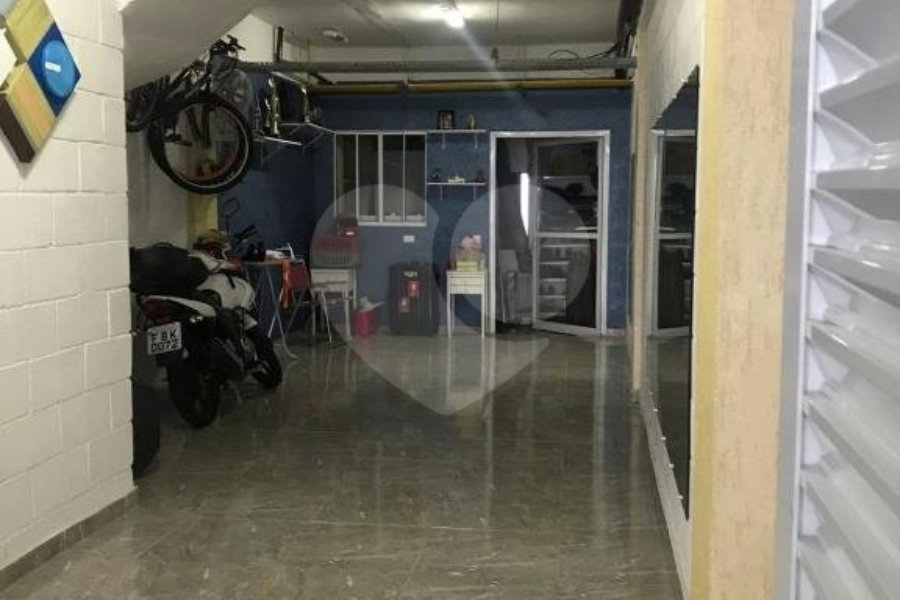 Casa à venda com 2 quartos, sendo 1 suíte, no condomínio Res Santa Inês, São Paulo - SP
