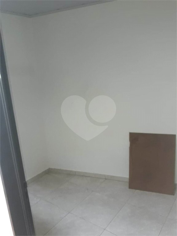 Casa térrea com 2 dormitórios.