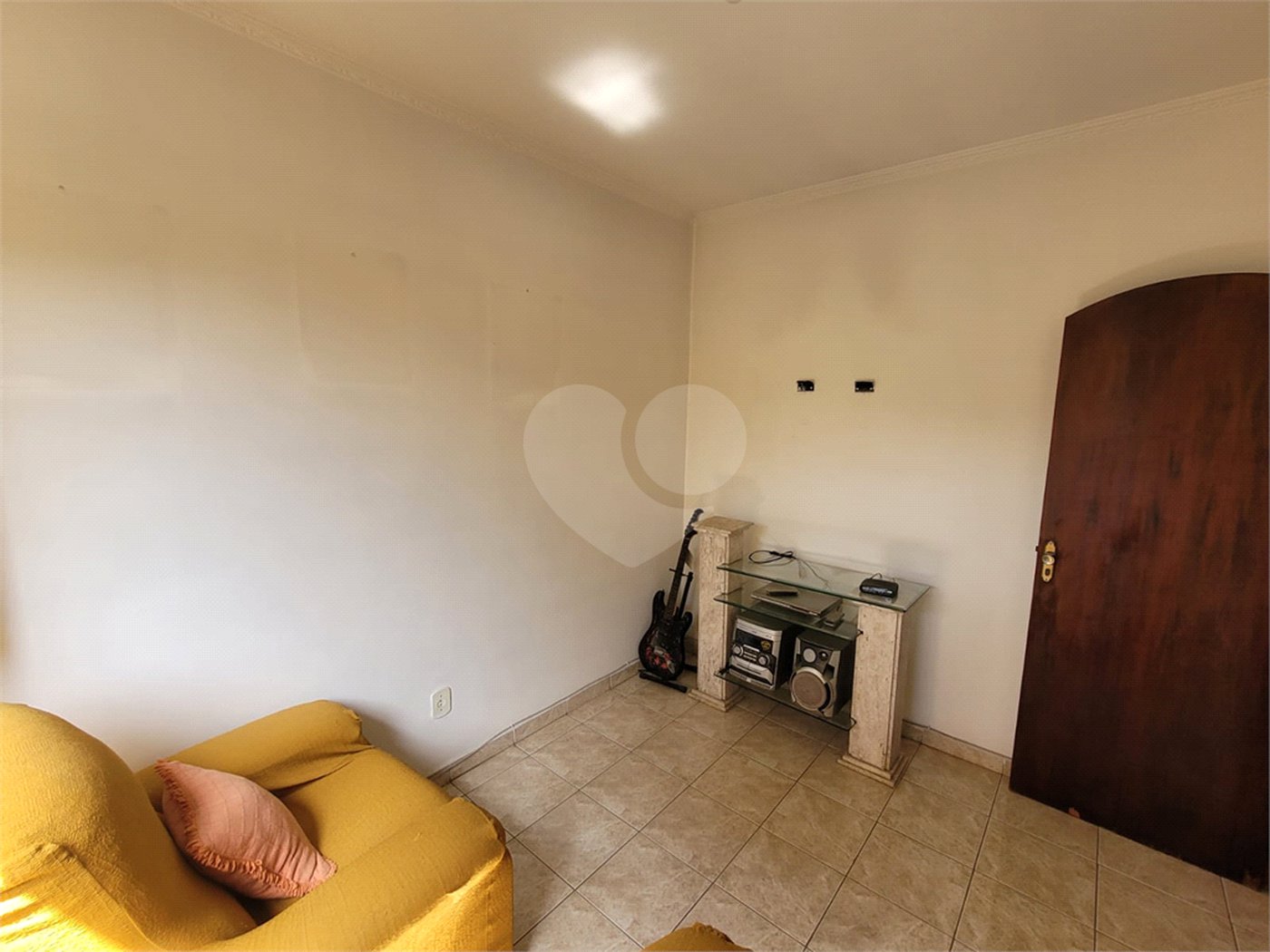 Sobrado à venda com 3 quartos, sendo 1 suíte, em Vila dos Remédios, São Paulo, SP
