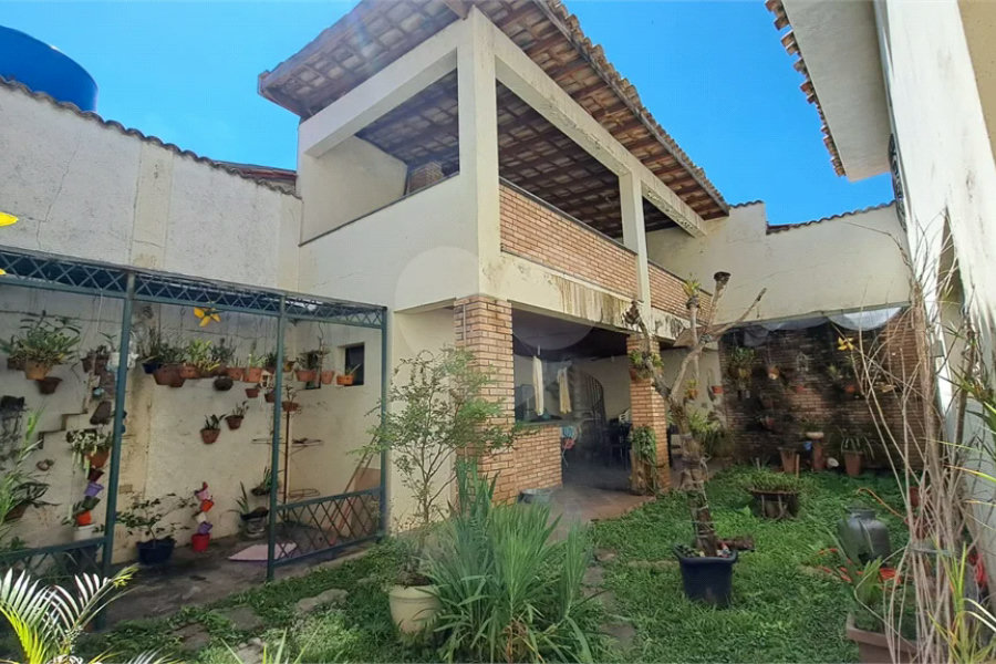 Sobrado à venda com 5 quartos, sendo 1 suíte, em Tremembé, São Paulo, SP