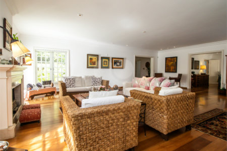 Casa à venda com 5 quartos, sendo 4 suítes, no condomínio Bounganville, São Paulo - SP