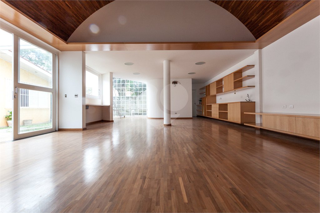 Casa de Vila à venda com 5 quartos, sendo 4 suítes, em Chácara Santo Antônio, São Paulo, SP