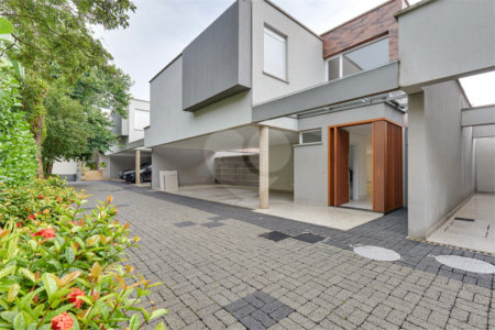 Casa à venda com 4 suítes no condomínio Gaia, São Paulo - SP