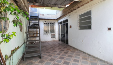 Casa à venda com 2 quartos, sendo 1 suíte,  em Bangu, Rio de Janeiro, RJ