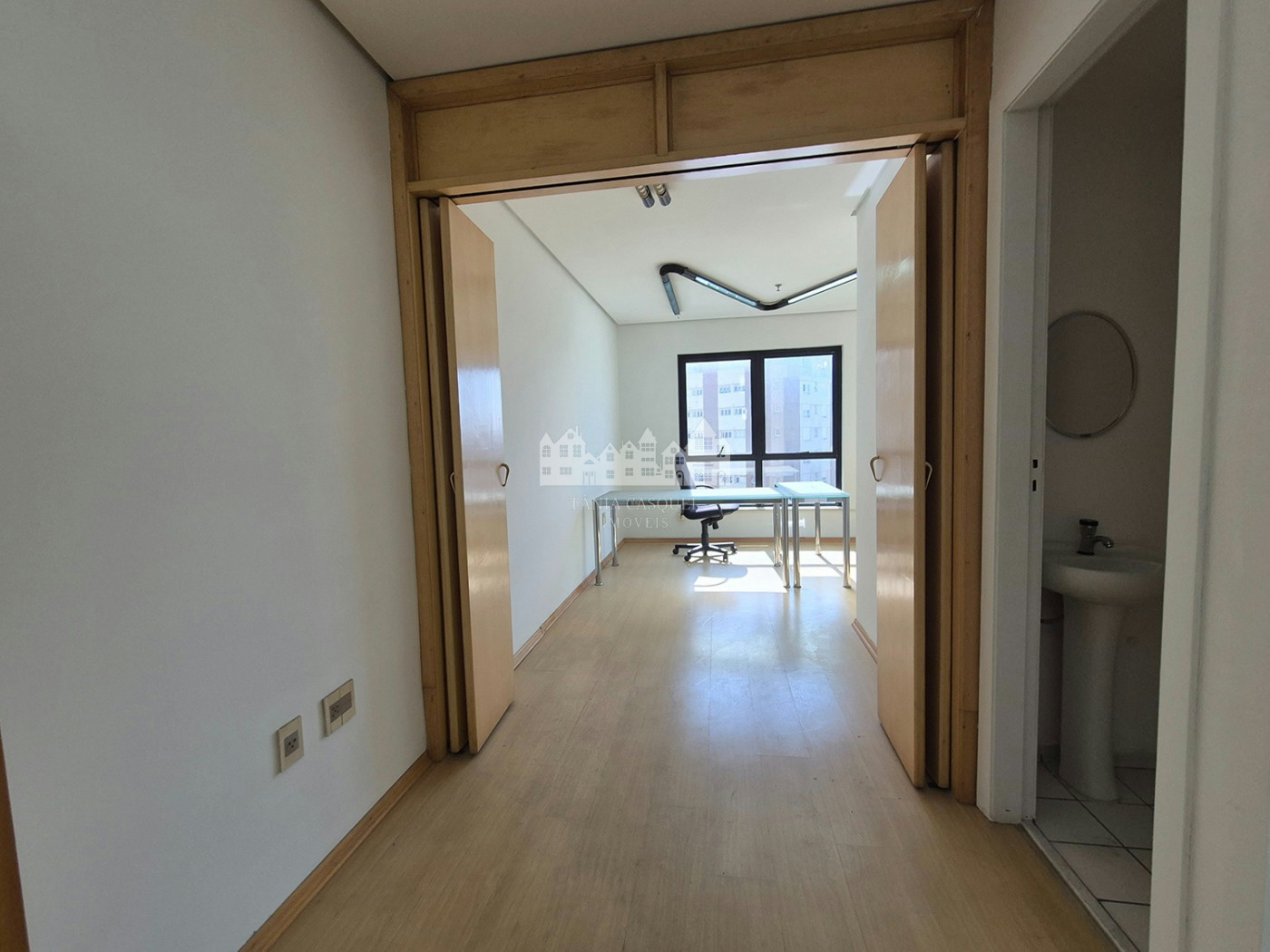 Sala Comercial à Venda no Edifício Paulista Tower – Rua Vergueiro, próximo ao Metrô Ana Rosa