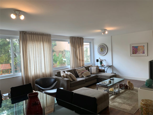 Apartamento à venda com 4 quartos, sendo 1 suíte,  em Chácara Santo Antônio, São Paulo, SP