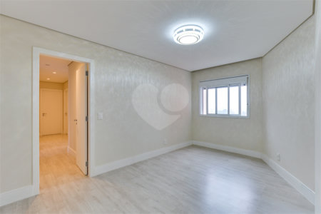 Apartamento à venda com 4 suítes em Vila Sofia, São Paulo, SP