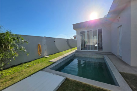 Casa em condomínio à venda com 3 quartos, sendo 1 suíte,  em Ogiva, Cabo Frio, RJ