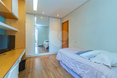 Casa à venda com 4 quartos, sendo 2 suítes, em Jardim Prudência, São Paulo, SP