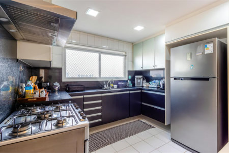 Apartamento à venda com 4 quartos, sendo 3 suítes,  em Real Parque, São Paulo, SP