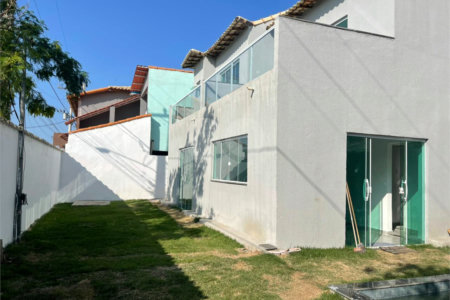 Casa para venda e locação anual com 3 quartos independente em São José em Búzios
