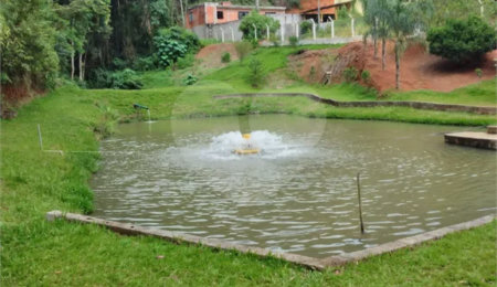Vende-se chácara com lago Nazare Paulista com 3.000 m²