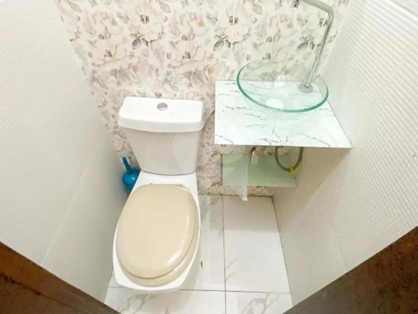 Sobrado com 400m² , 3 dormitórios , sendo 2 suítes , 3 vagas , à venda no centro de Santo André.