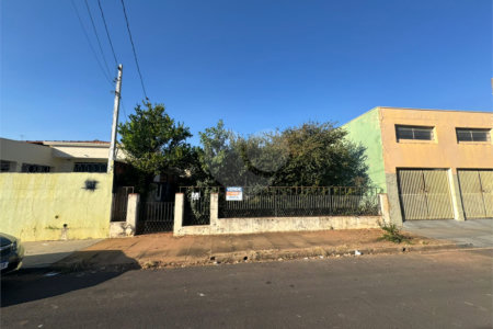 Terreno á venda na Vila Prado com 250m2, em São Carlos.