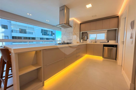 Apartamento à venda com 3 suítes em Balneário Perequê, Porto Belo, SC