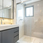 Apartamento à venda com 4 quartos, sendo 3 suítes,  em Jardim das Acácias, São Paulo, SP