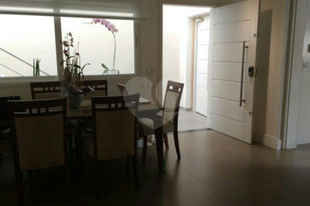 Casa Térrea à venda com 5 quartos, sendo 2 suítes, em Água Fria, São Paulo, SP