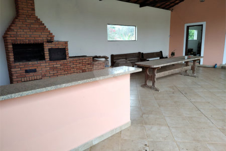 Chácara à venda com 3 quartos, sendo 1 suíte, em Bairro do Machadinho, Angatuba, SP