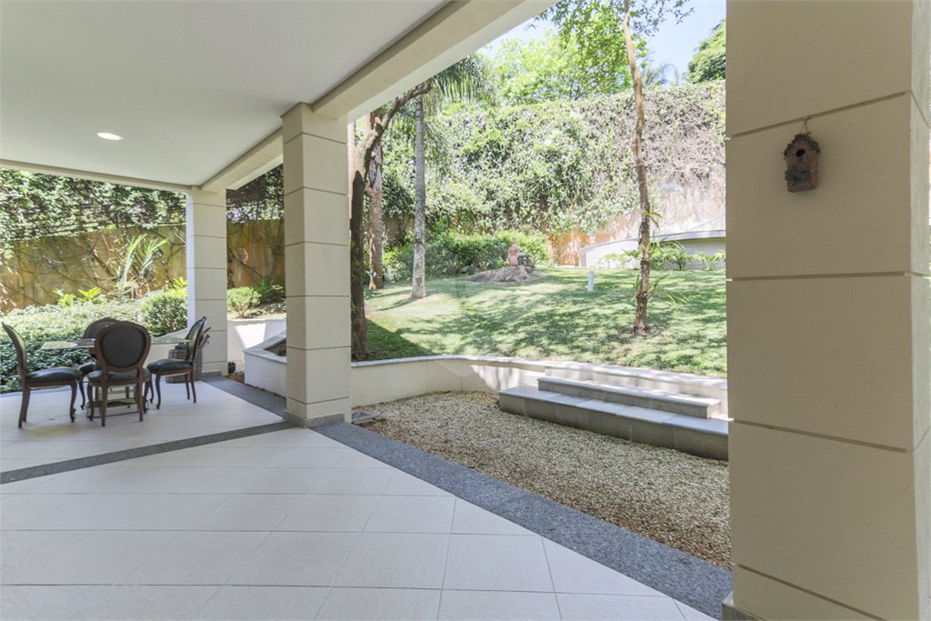 Casa à venda com 5 suítes no condomínio Chácara Flora, São Paulo - SP