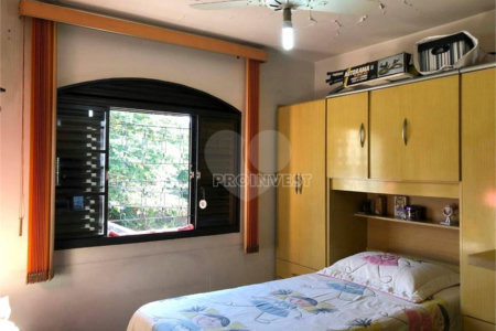 Sobrado à venda com 5 quartos, sendo 1 suíte, em Jardim São Jorge (raposo Tavares), São Paulo, SP