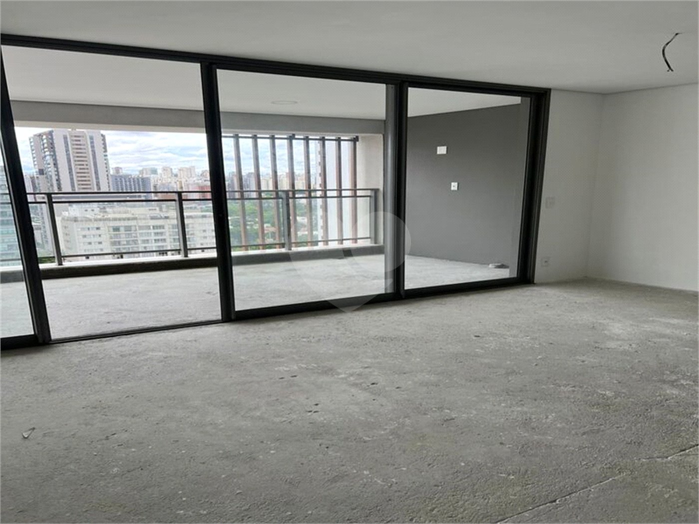 Apartamento à venda com 3 suítes em Campo Belo, São Paulo, SP