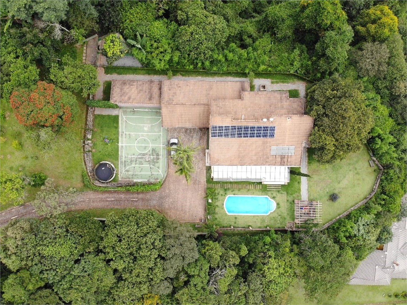 Casa à venda com 4 suítes no condomínio Gleba II, Mairiporã - SP