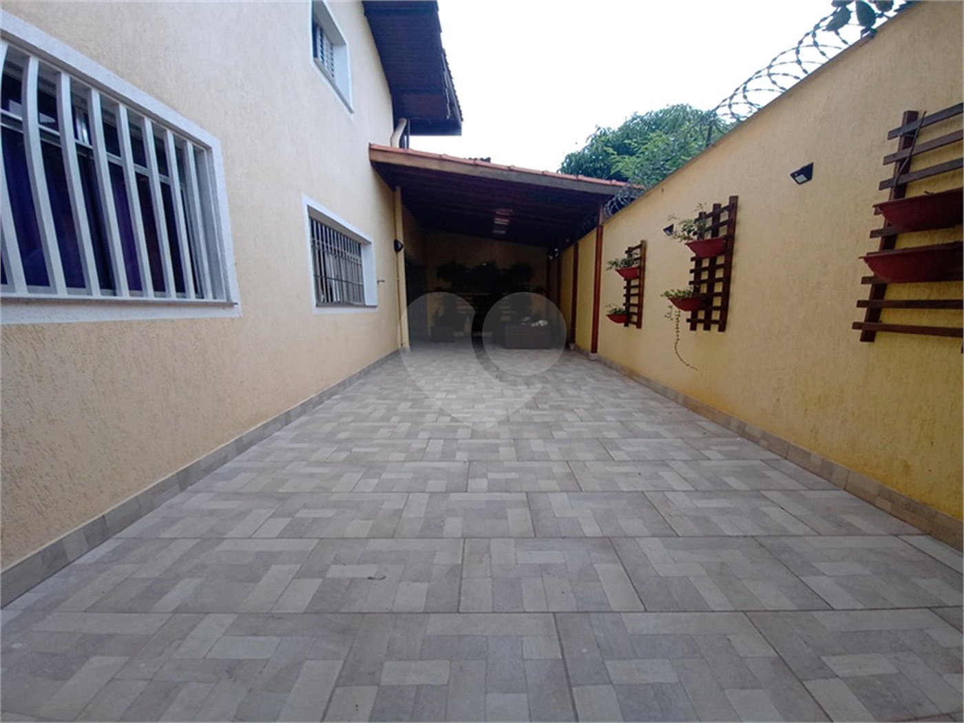 Sobrado à venda com 4 quartos, sendo 1 suíte, em Tremembé, São Paulo, SP