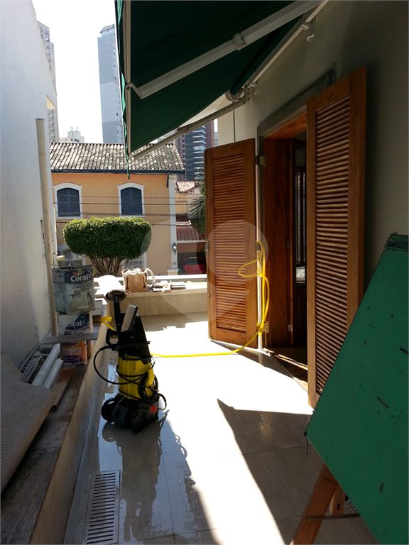 Casa à venda com 3 quartos, sendo 2 suítes, em Vila Mariana, São Paulo, SP