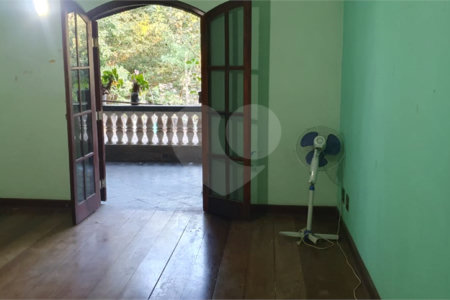Chácara à venda com 3 quartos, sendo 1 suíte, em Chácaras Copaco, Arujá, SP