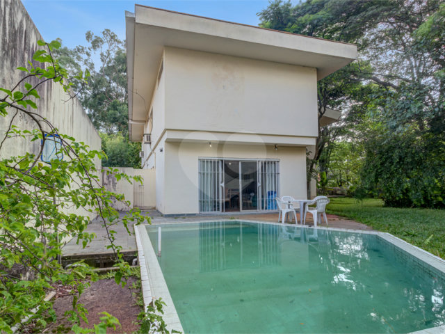 Casa à venda com 4 quartos, sendo 3 suítes,  em Jardim Marajoara, São Paulo, SP