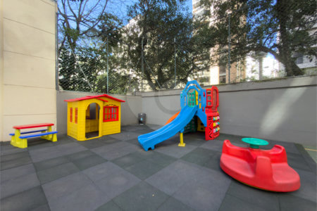 Apartamento à venda com 3 quartos, sendo 1 suíte,  em Vila Uberabinha, São Paulo, SP
