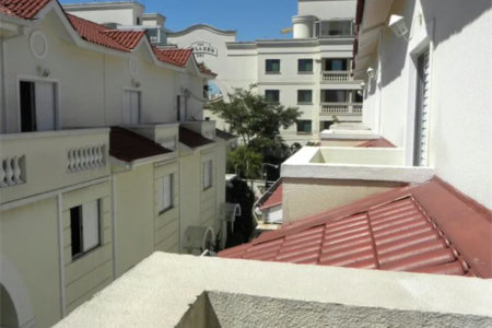 Casa à venda com 3 quartos, sendo 1 suíte, no condomínio Villas de São Francisco, São Paulo - SP