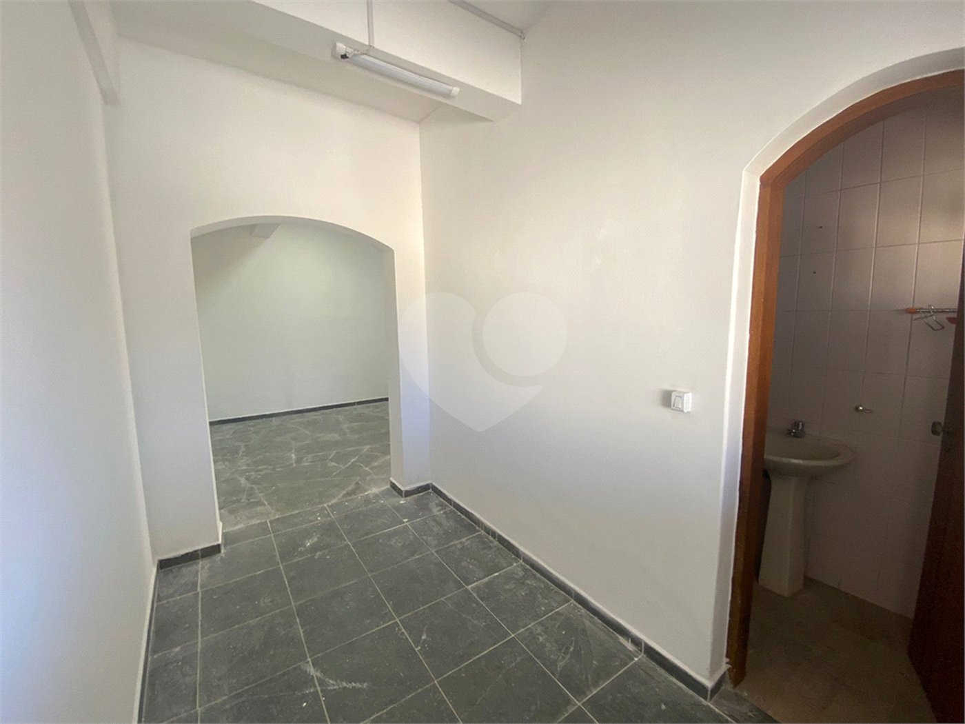 Casa à venda com 4 quartos, sendo 2 suítes,  em Jardim do Lago, Atibaia, SP
