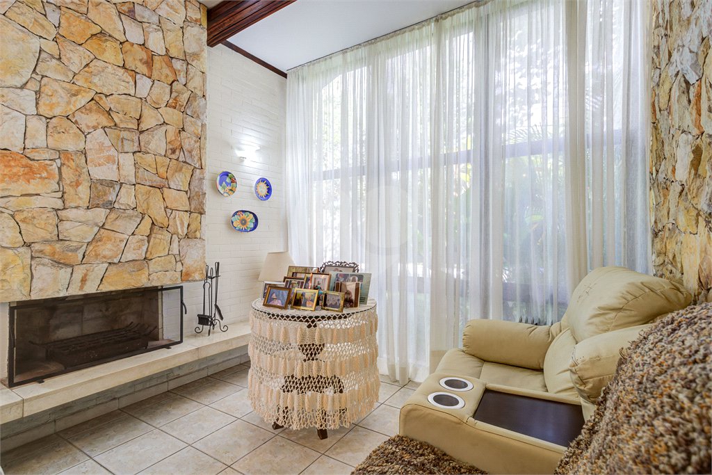 Casa à venda com 3 quartos, sendo 1 suíte, em Alto da Boa Vista, São Paulo, SP