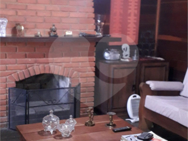 Casa à venda com 3 quartos, sendo 1 suíte,  no condomínio Gleba II, Mairiporã - SP