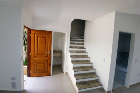 Casa à venda com 3 quartos, sendo 1 suíte, no condomínio Res Saint Honoré, São Paulo - SP