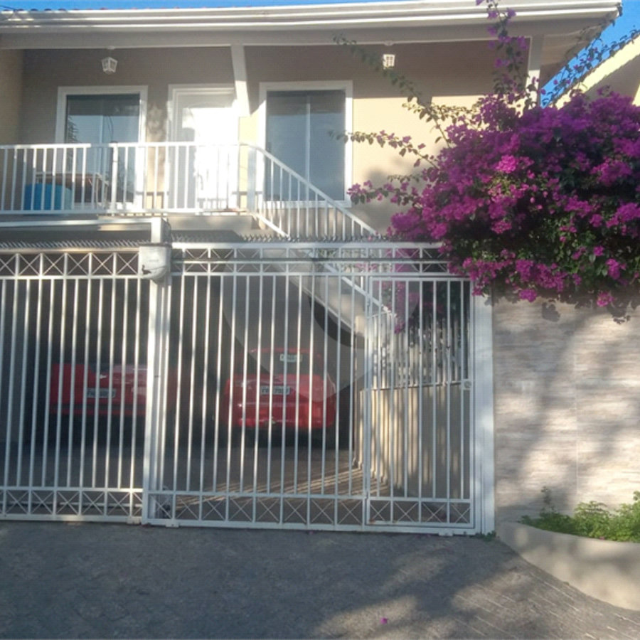 Casa à venda com 3 dormitórios