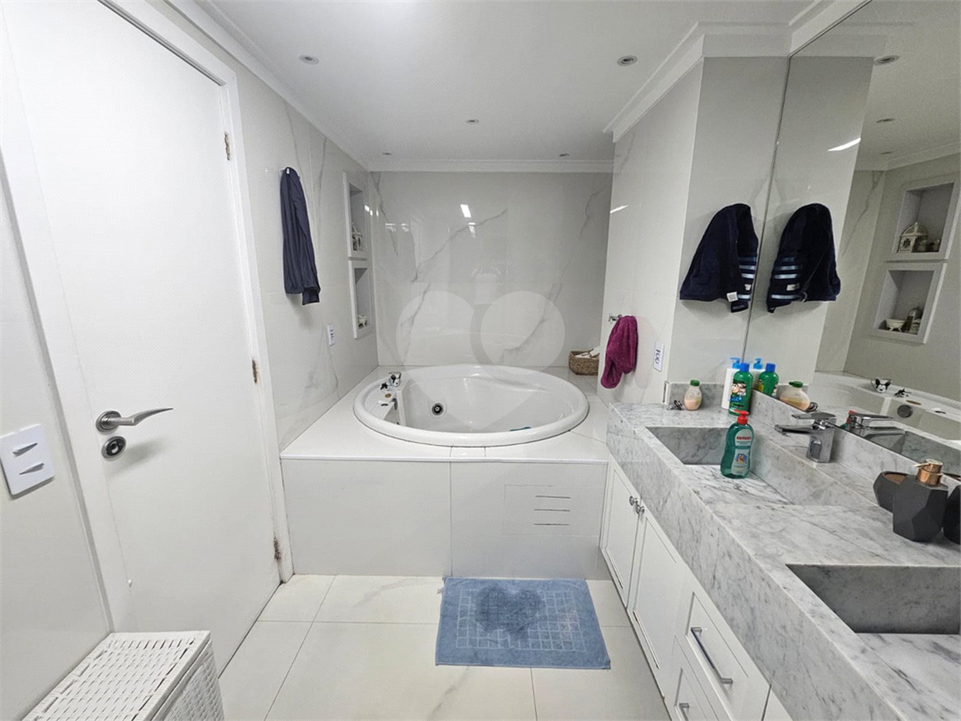 Apartamento à venda com 3 suítes em Santa Teresinha, São Paulo, SP