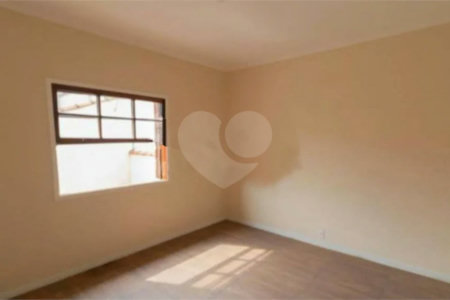 Sobrado à venda com 4 quartos em Parada Inglesa, São Paulo, SP