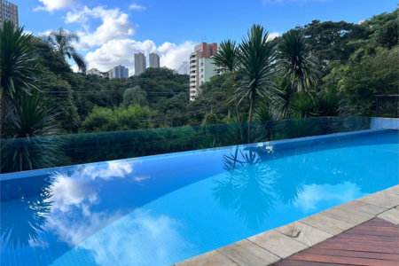 Apartamento à venda com 3 suítes em Vila Suzana, São Paulo, SP