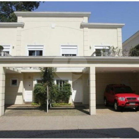 Casa à venda com 3 suítes no condomínio Villaggio Della Hípica, São Paulo - SP