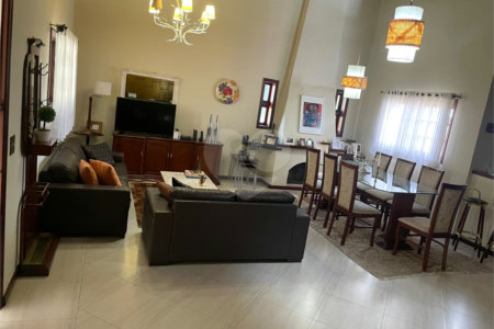 Casa à venda com 7 quartos, sendo 2 suítes, no condomínio São Joaquim, Vinhedo - SP